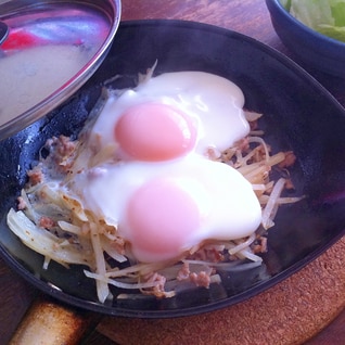 ♦じゃがいも炒めで♦目玉焼きアレンジ